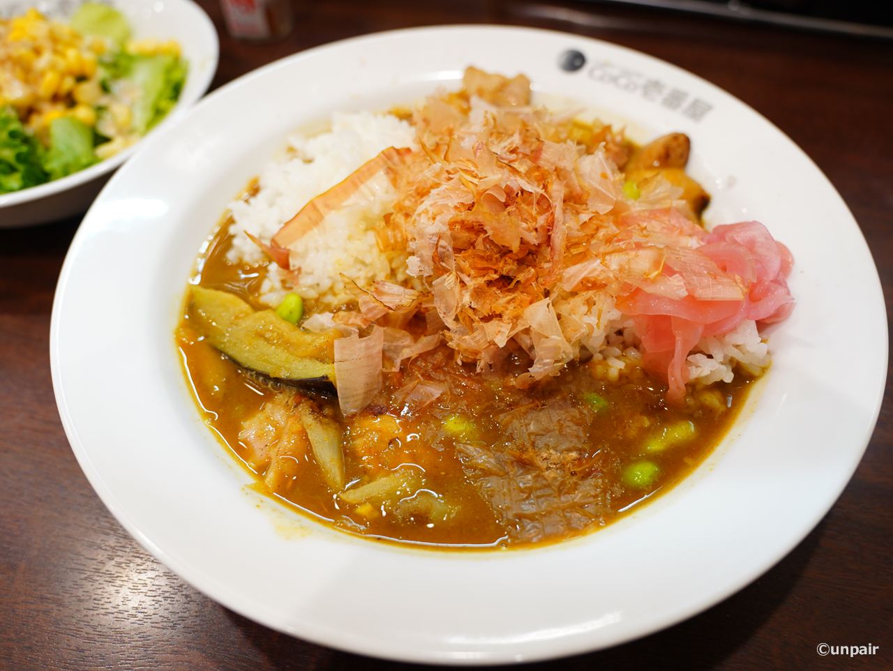 炭火焼きチキンと和の出汁カレー