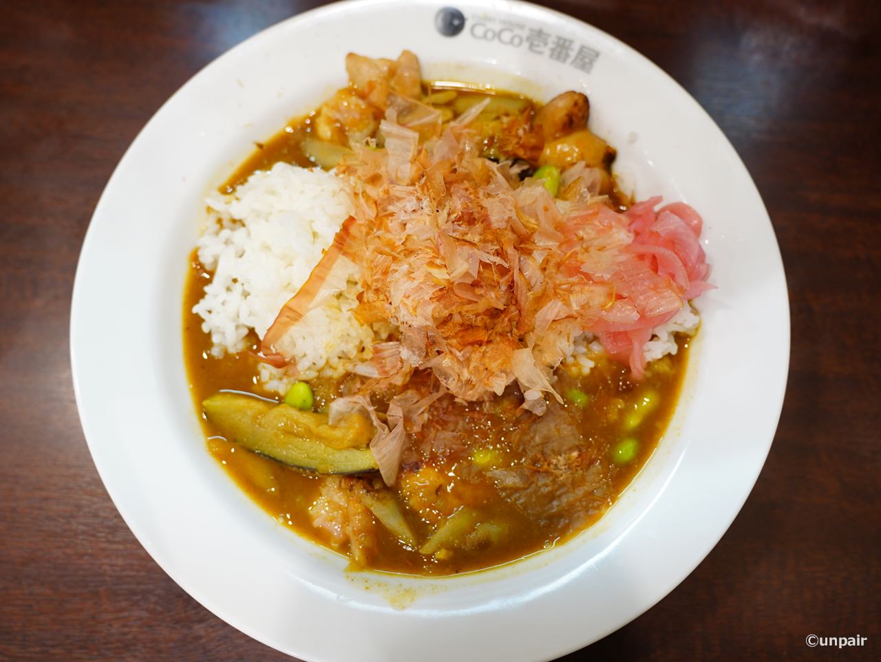 炭火焼きチキンと和の出汁カレー