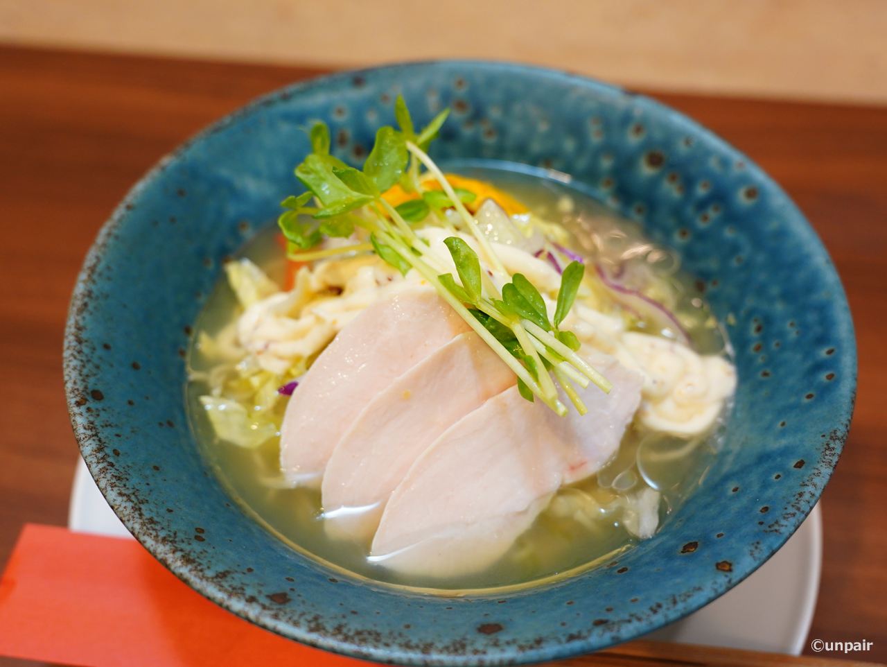 鶏とトウモロコシの冷製らーめん